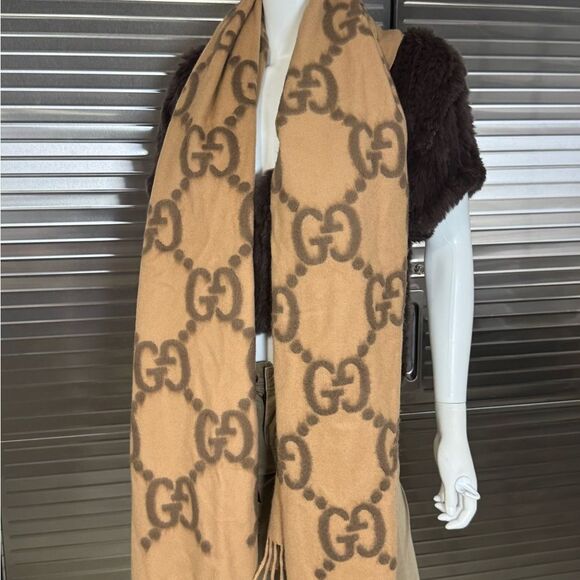 Gucci Wool/Silk Gimire Jumbo Gg Large Logo Fringe Scarf 675876 - Picture 3 of 9